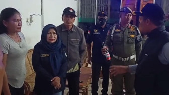 Satpol PP Kota Jambi Segel Dua Cafe Remang-remang di Alam Barajo